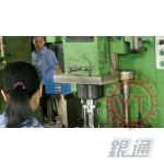 银通弓形油压机客户生产视频